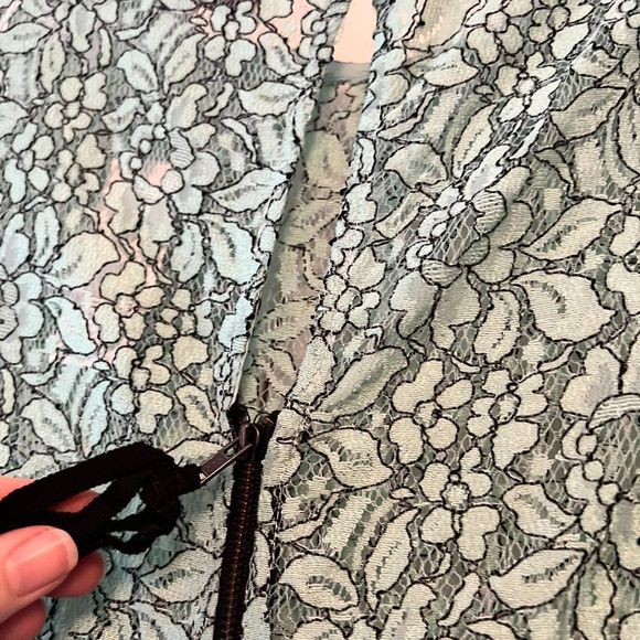 Ann Taylor LOFT Green & Black Lace Blouse with Back Zipper - Medium - Picture 4 of 7